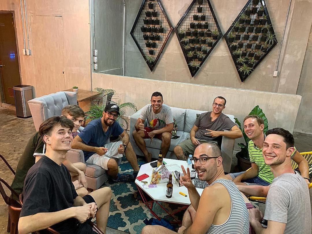 Happynest Hostel Cebu Екстер'єр фото