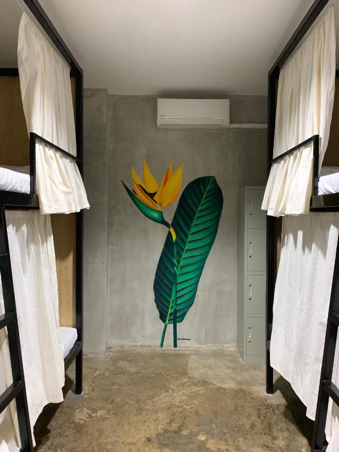 Happynest Hostel Cebu Екстер'єр фото