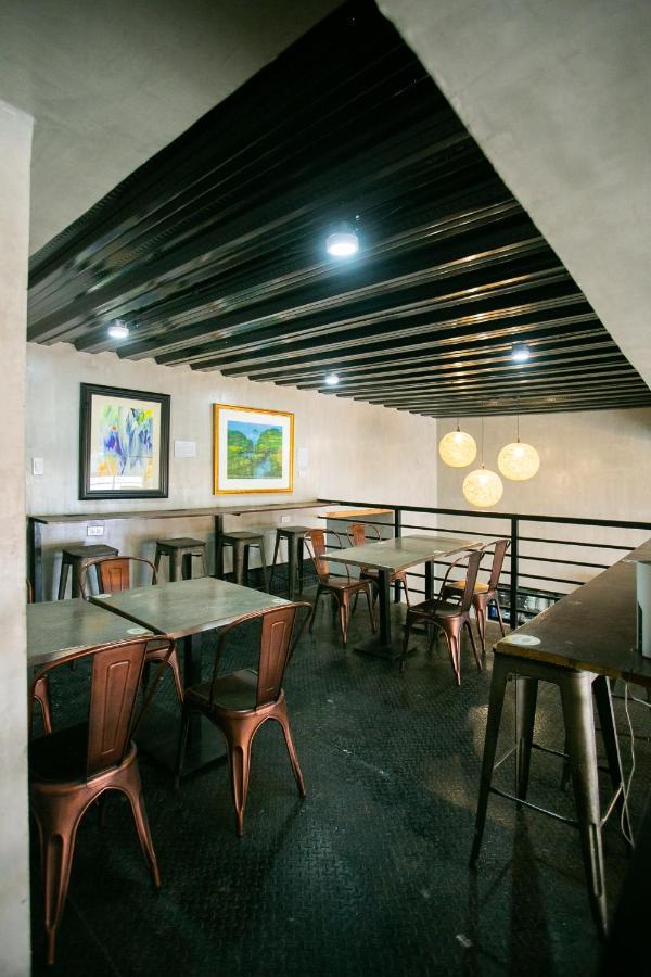 Happynest Hostel Cebu Екстер'єр фото