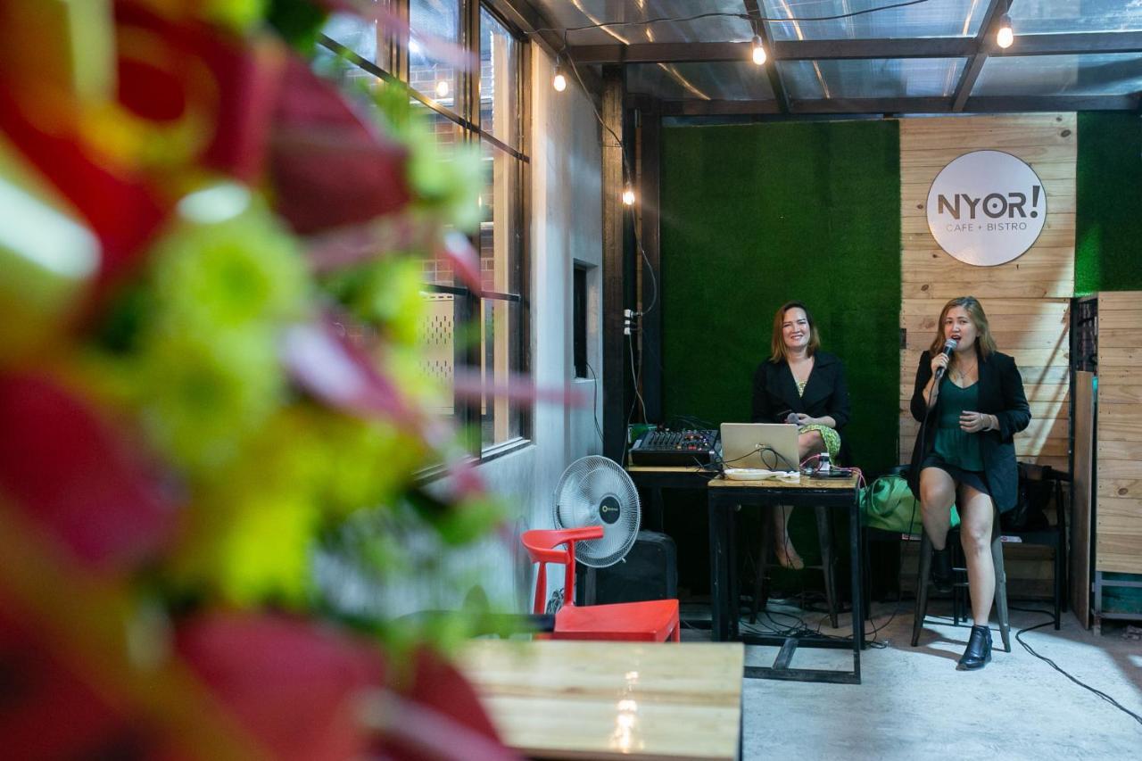 Happynest Hostel Cebu Екстер'єр фото