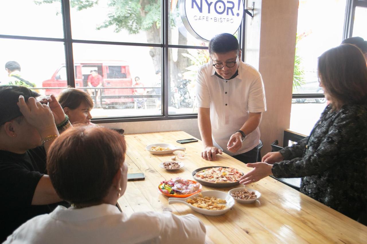 Happynest Hostel Cebu Екстер'єр фото
