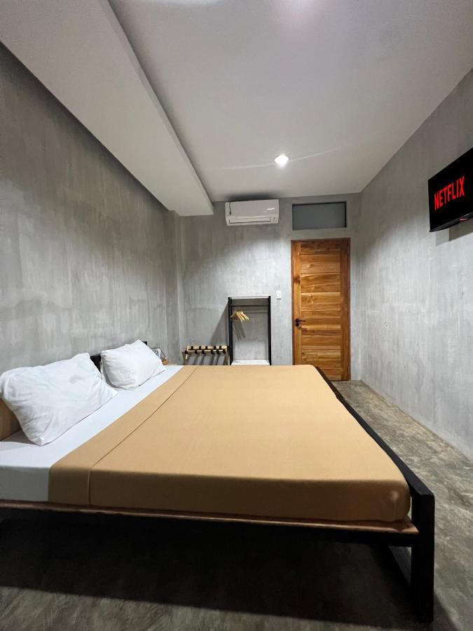 Happynest Hostel Cebu Екстер'єр фото